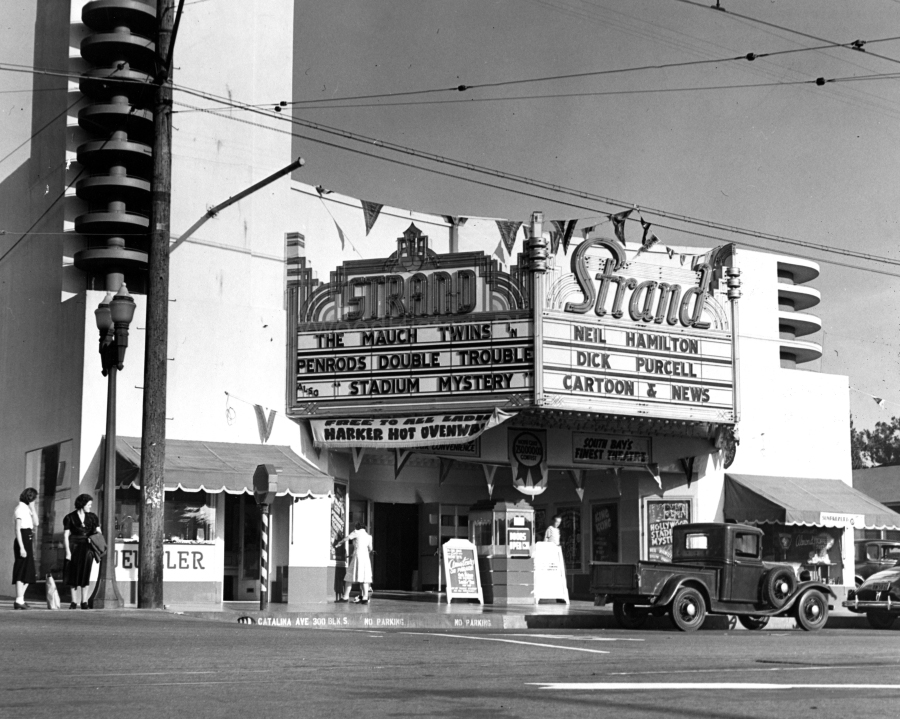 Strand Theatre 1938 Redondo Beach WM.jpg